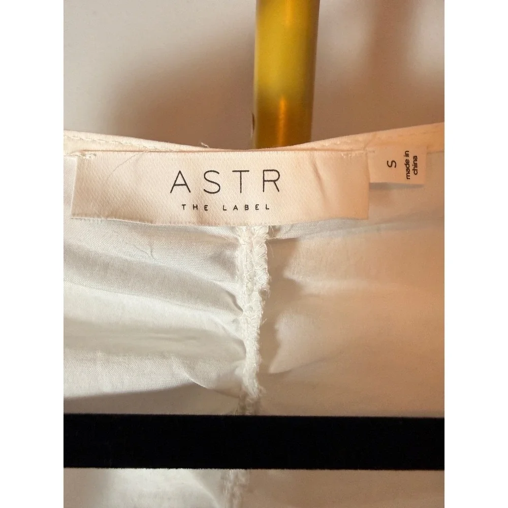 ASTR The Label White Ruched‎ V-Neck Puff Sleeve Blouse Small Victorian Coquette